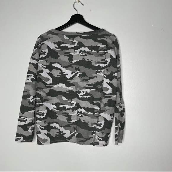 Chaser Camo-Print Long Dolman-Sleeve Top - Picture 6 of 10
